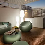 Dimora Zahira Your Italian Escape In Steps From The Sea 아파트