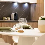 Dimora Zahira Your Italian Escape In Steps From The Sea 아파트 마리나디라구사