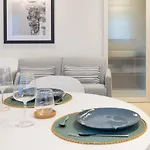 아파트 Dimora Zahira Your Italian Escape In Steps From The Sea