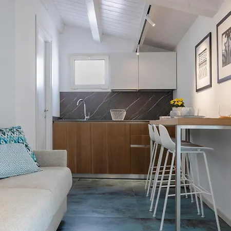 Lägenhet Dimora Zahira Your Italian Escape In Steps From The Sea *