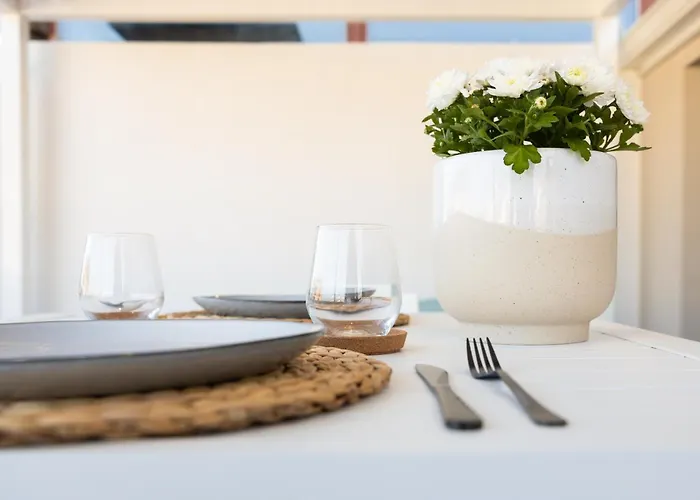 Lägenhet Dimora Zahira Your Italian Escape In Steps From The Sea Marina di Ragusa