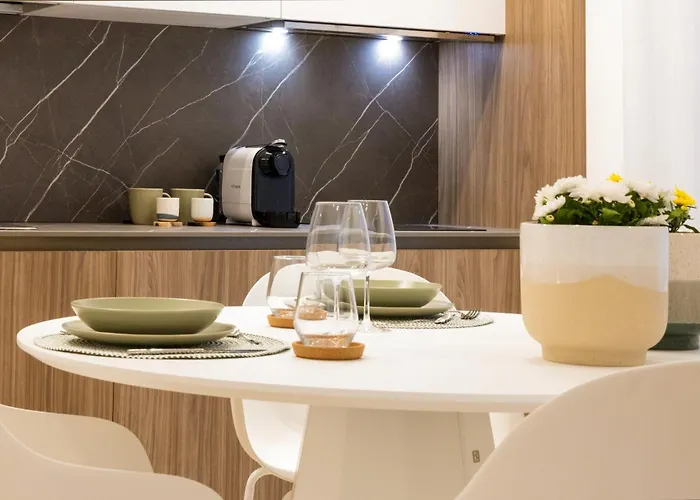 Dimora Zahira Your Italian Escape In Steps From The Sea Lägenhet Marina di Ragusa